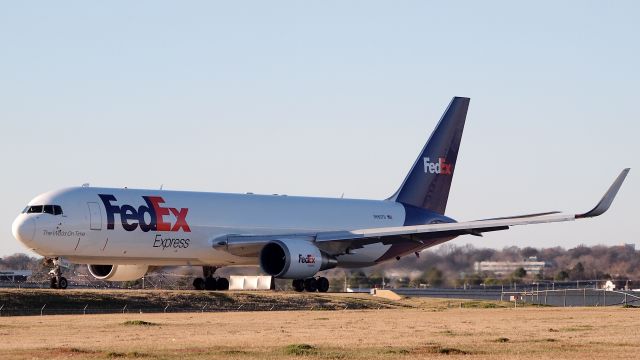 BOEING 767-300 (N68079) - This is one of only four 763s in the FedEx fleet with winglets. 