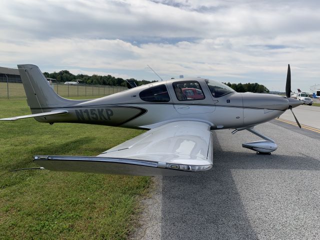 Cirrus SR-22 (N15KP)