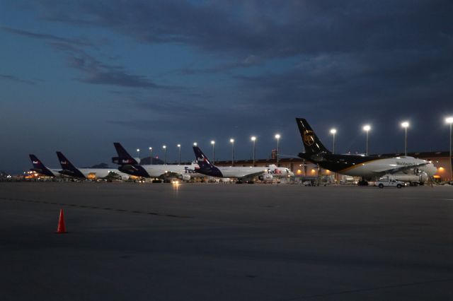 Airbus A300F4-600 (N146UP)