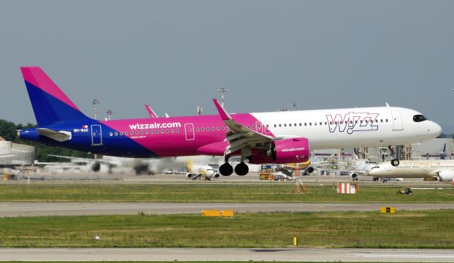 Airbus A321neo (9H-WAE)