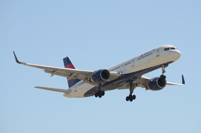 N711ZX — - Delta 757 landing at LAX