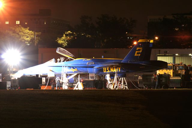 McDonnell Douglas FA-18 Hornet (16-1959) - Blue Angel #2 (161959, cn 0171/A133) getting repaired after experiencing a landing gear systems failure on takeoff earlier that afternoon at the Cleveland National Air Show on 3 Sep 2006. The #7 aircraft flew from Cleveland to NAS Oceana and back to get some type of landing gear actuator for a speedy repair. Crews worked all night and the aircraft flew again the next day.