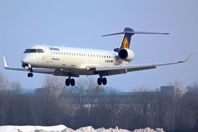 Embraer ERJ-190 (D-ACKF)