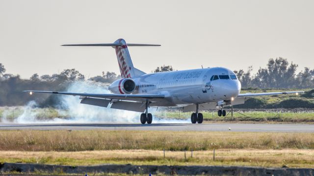 Fokker 100 (VH-FNU)