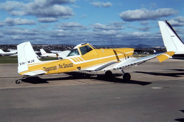 VH-WJR — - ROBERTSON AIR SERVICES - CESSNA A188B - REG : VH-WJR (CN 18801352 ) - PARAFIELD ADELAIDE SA. AUSTRALIA. - YPPF 7/7/1985 35MM SLIDE CONVERSION USING A LIGHTBOX AND A NIKON L810 DIGITAL CAMERA IN THE MACRO MODE.