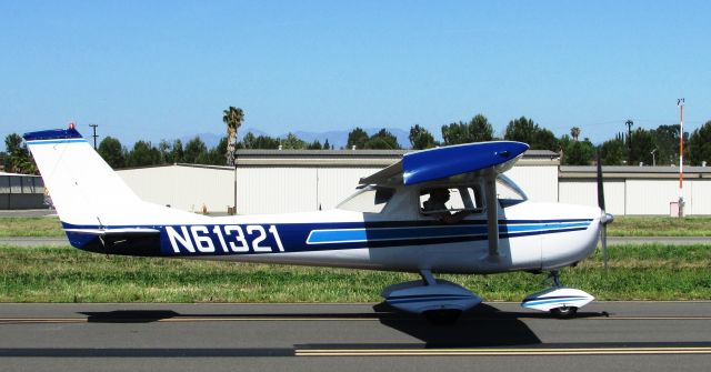 Cessna Commuter (N61321) - Taxiing at Fullerton