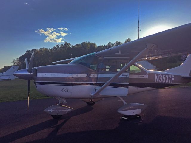 Cessna Skylane (N3537F) - All filled up at Potomac