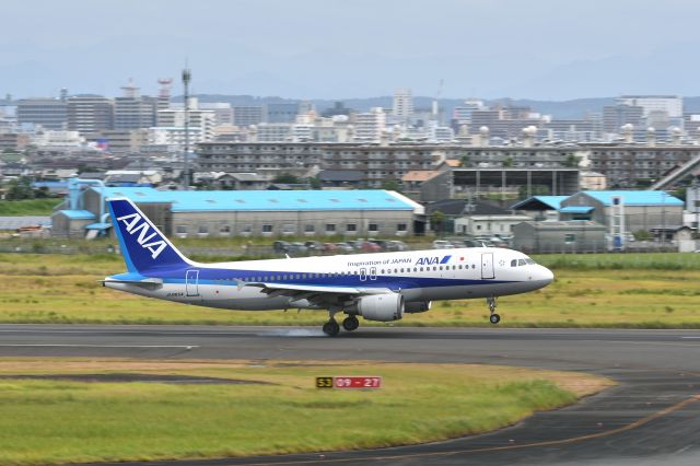 Airbus A320 (JA8654)