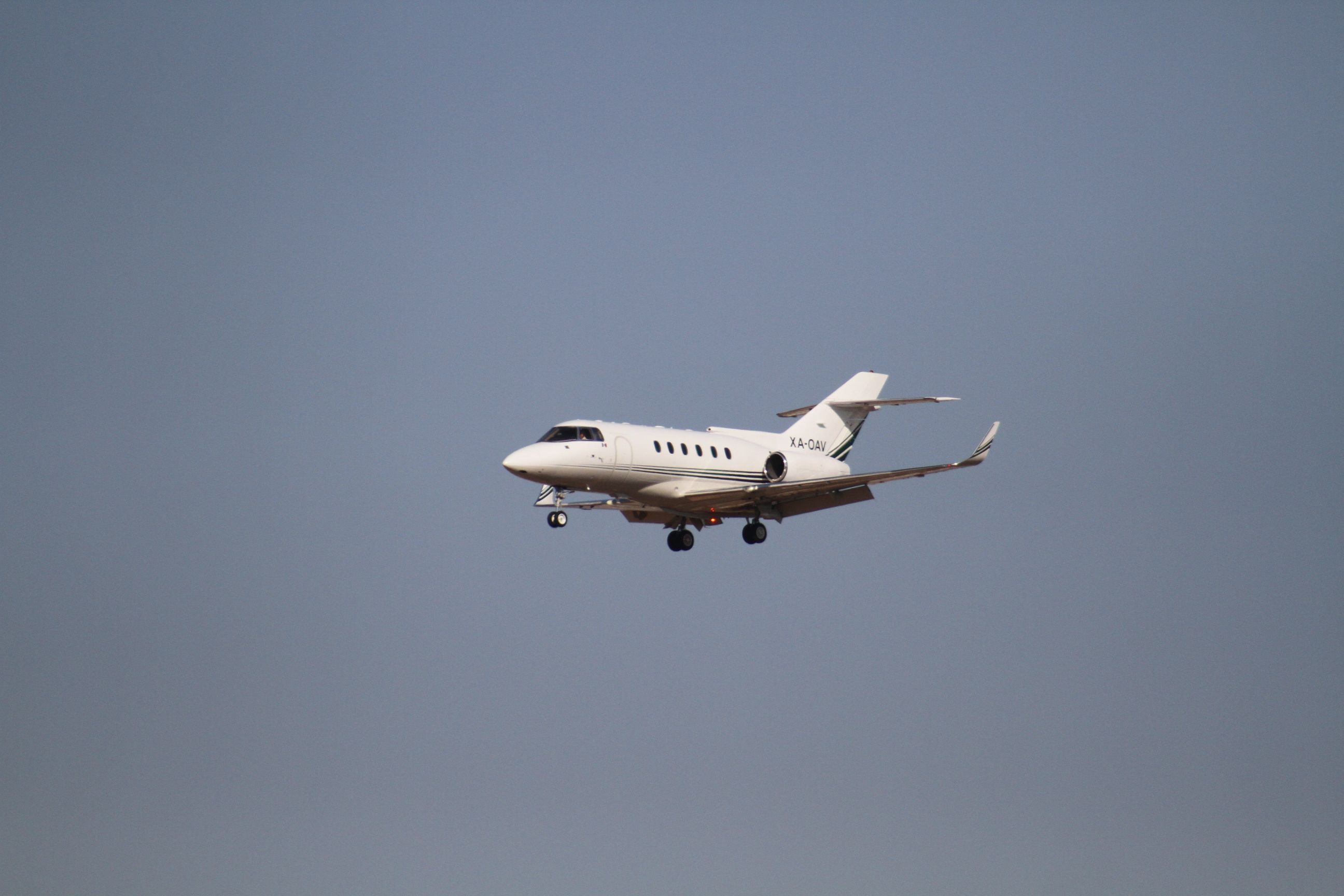 Hawker 800 (XA-AOV) - FINAL APPROACH 27 MMTJ