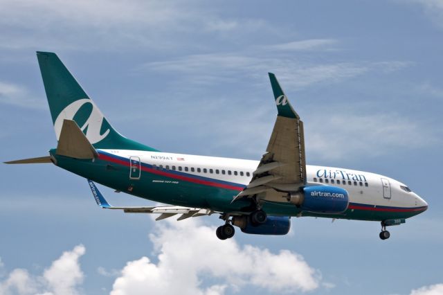 Boeing 737-700 (N299AT)