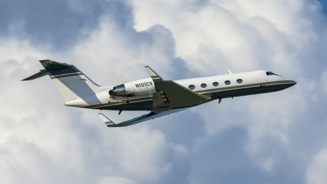 Gulfstream Aerospace Gulfstream IV (N101CV) - Departing 13Rbr /6/2/17
