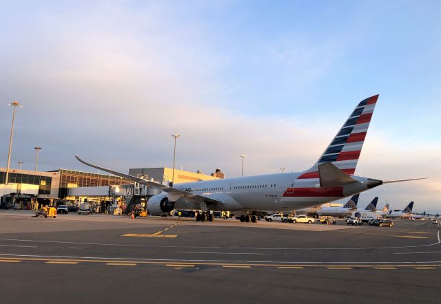 Boeing 787-9 Dreamliner (N835AN)