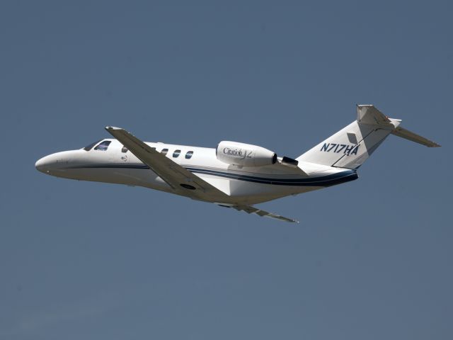 Cessna Citation CJ2+ (N717HA) - Take off runway 26.