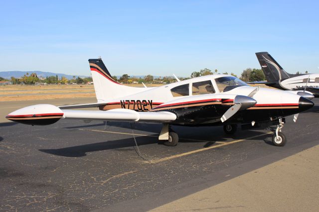 Piper PA-30 Twin Comanche (N7702Y)