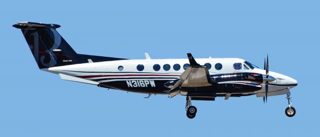 Beechcraft Super King Air 350 (N316PW) - N316PW 1991 Beech B300C Super King Air 350 s/n FM2 - North Las Vegas Airport  KVGTbr /Photo: TDelCorobr /June 8, 2024