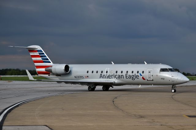 Canadair Regional Jet CRJ-200 (N237PS)