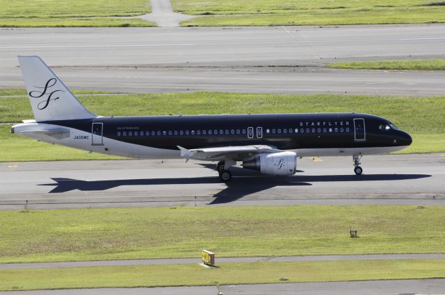 Airbus A320 (JA06MC) - Taxing at Haneda Intl Airport on 2012/10/01