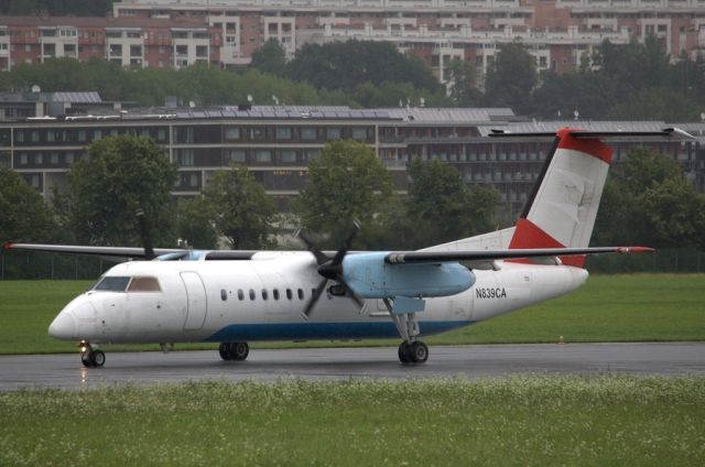 de Havilland Dash 8-300 (N839CA)