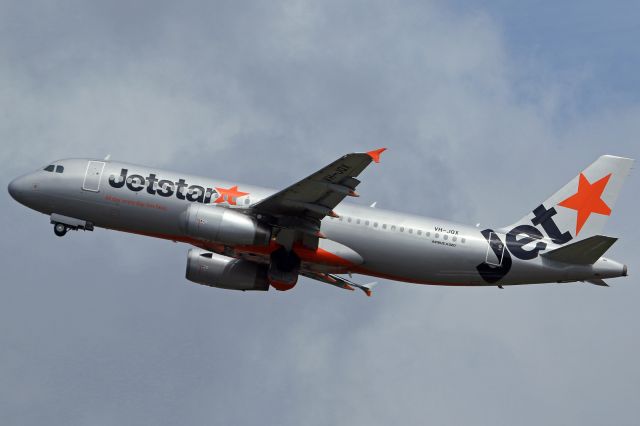 Airbus A320 (VH-JQX)
