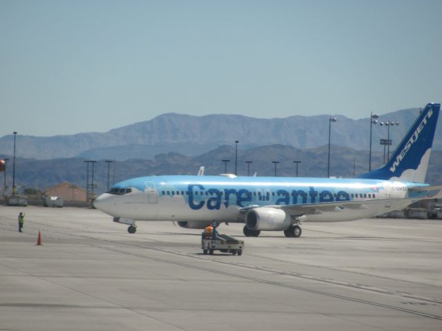 Boeing 737-800 (C-GWSZ)