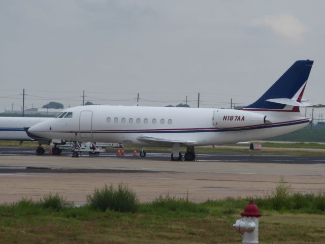 Dassault Falcon 20 (N187AA)