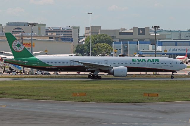BOEING 777-300 (B-16726)