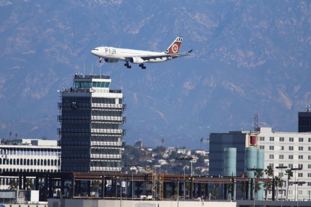 Airbus A330-200 (DQ-FJT)