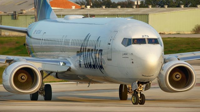 Boeing 737-900 (N270AK) - Exiting 4 at N6 after arrival.