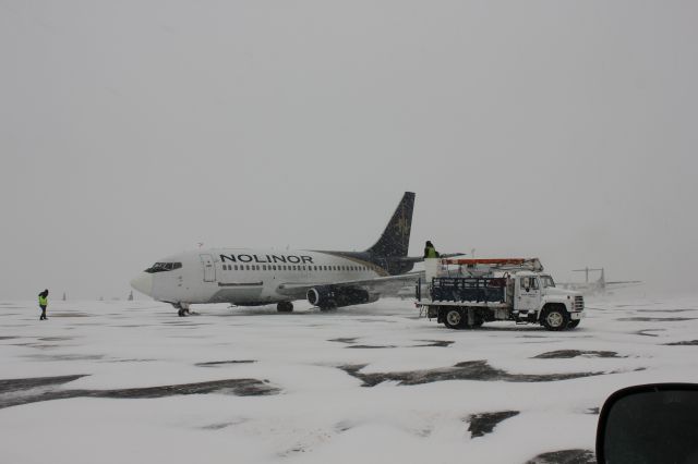 Boeing 737-200 (C-GTUK)