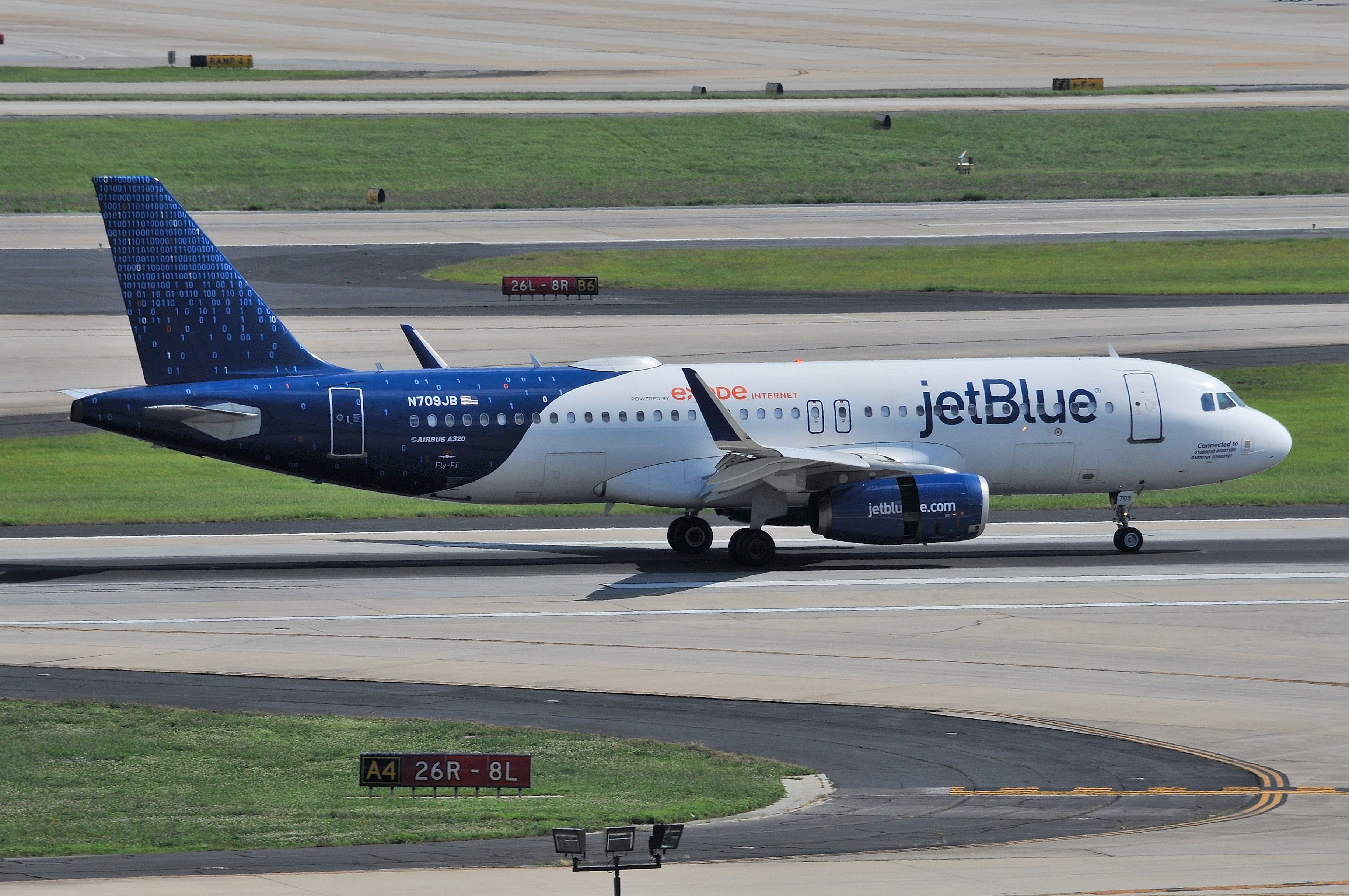 Airbus A320 (N709JB) - EXIDE INTERNET