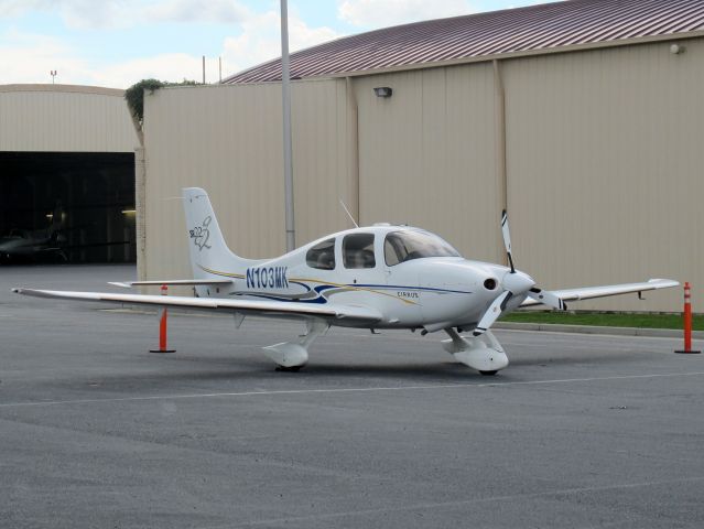 Cirrus SR-22 (N103MK)