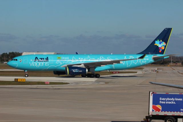 Airbus A330-200 (PR-AIU)