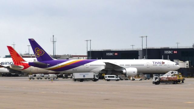 BOEING 777-300ER (HS-TTA) - Thai Airways Boeing 777-300ER HS-TTA in London Heathrow 