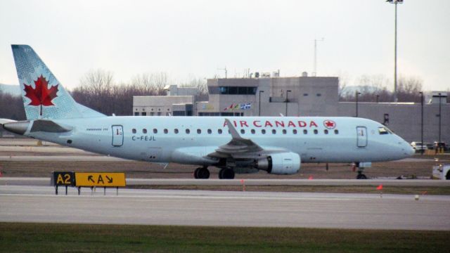 Embraer 170/175 (C-FEJL)