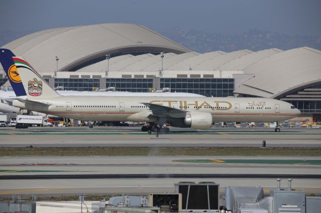 BOEING 777-300ER (A6-ETR)