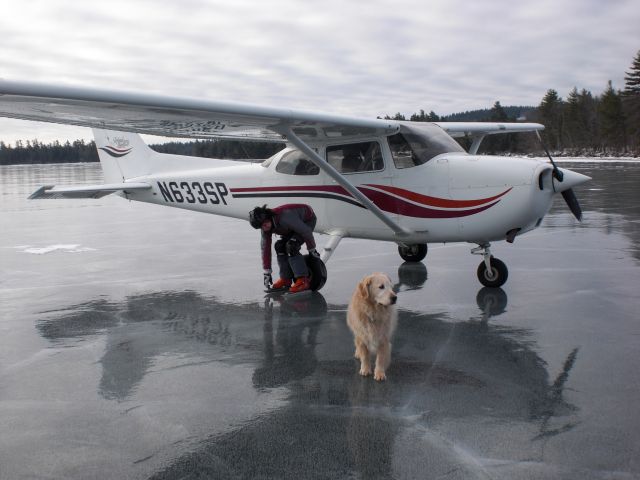 Cessna Skyhawk (N633SP) - Skating Big Squam Lake NH