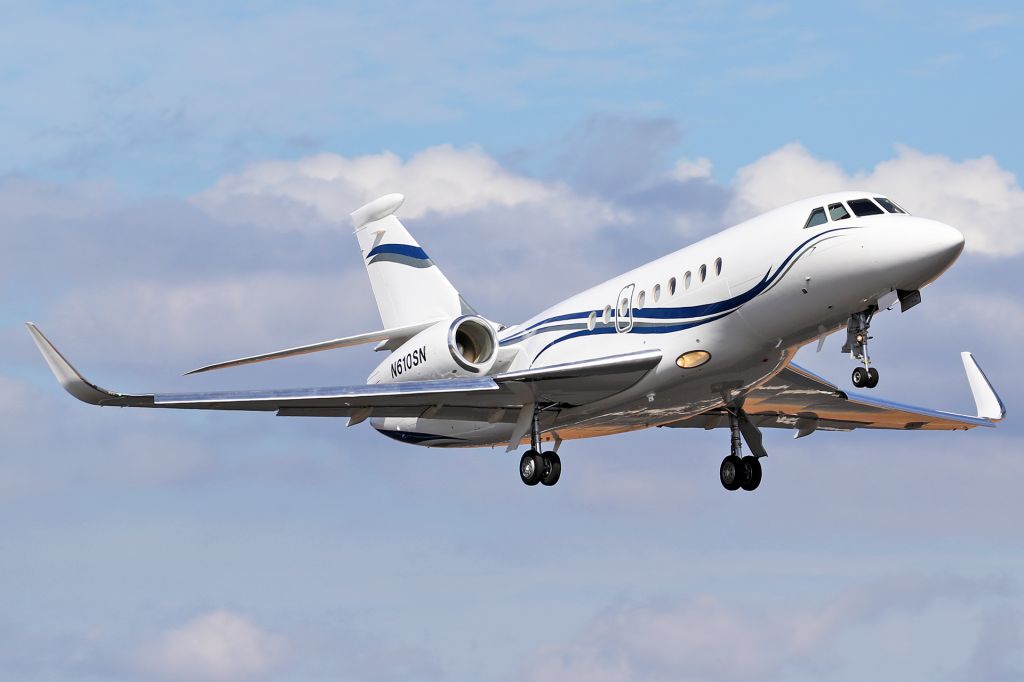 Dassault Falcon 2000 (N610SN) - N610SN a new frequent visitor to SJO departing back to Dallas on its first visit.