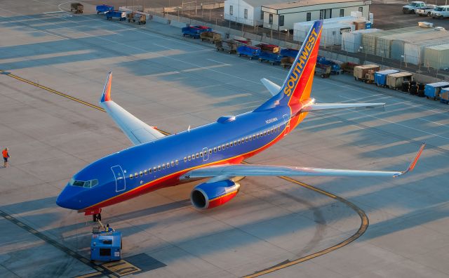 Boeing 737-700 (N260WN)