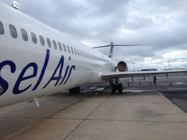 McDonnell Douglas MD-83 (PJ-MDB)