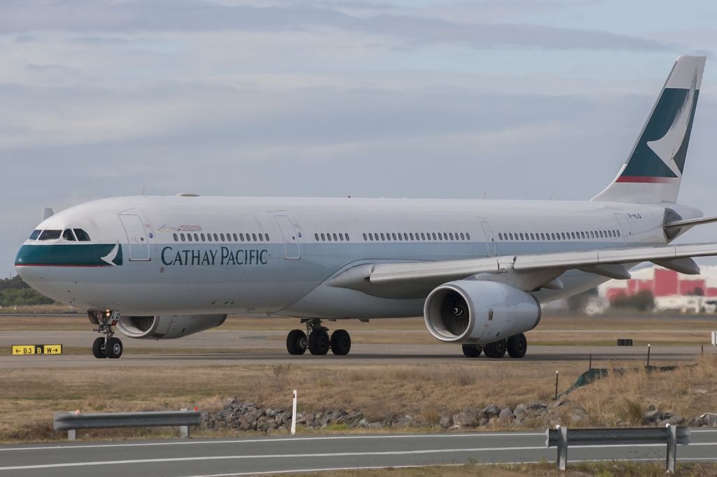 Airbus A330-300 (B-HLQ)