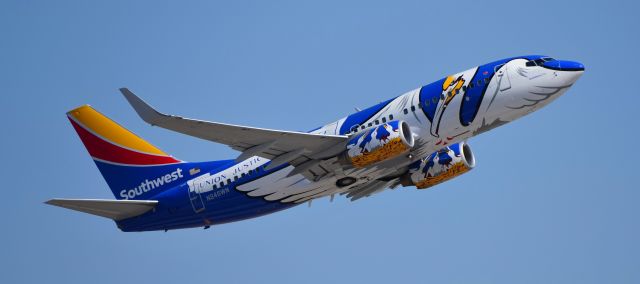 Boeing 737-700 (N946WN) - phoenix sky harbor international airport 14MAY21