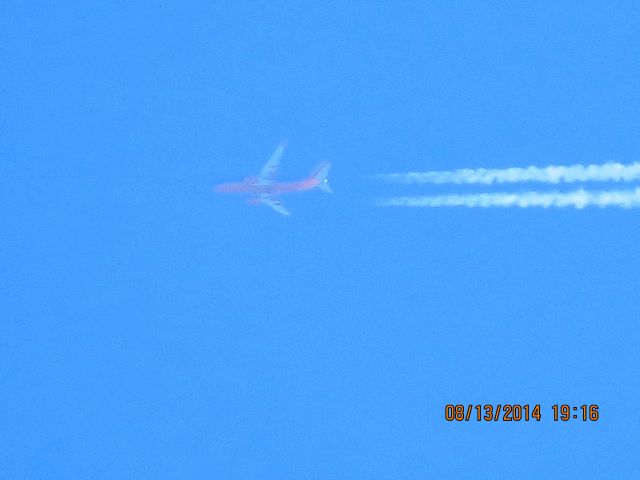 Boeing 737-700 (N7702A) - Southwest flight 4293 from DEN to ATL over Northeastern Oklahoma at 41k feet.