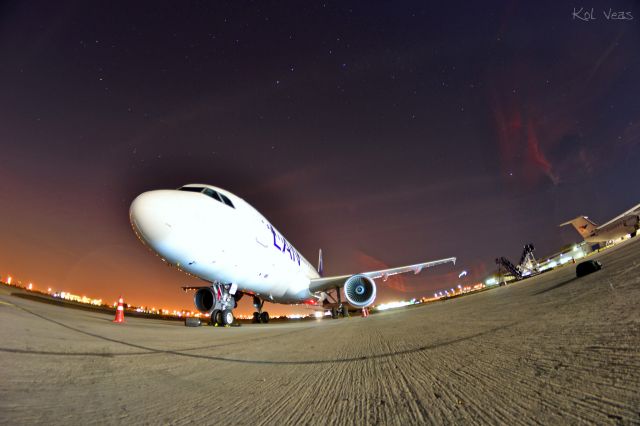 Airbus A320 (CC-BFG) - REMOTO 42B AEROPUERTO SCL