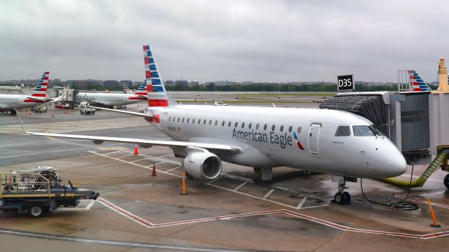 Embraer ERJ 175 (N103HQ) - American Eagle Embraer ERJ-175LR N103HQ in Washington Reagan
