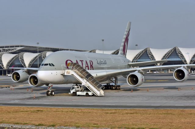 Airbus A380-800 (A7-APE)