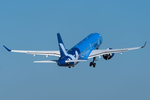 Airbus A220-300 (N203BZ)