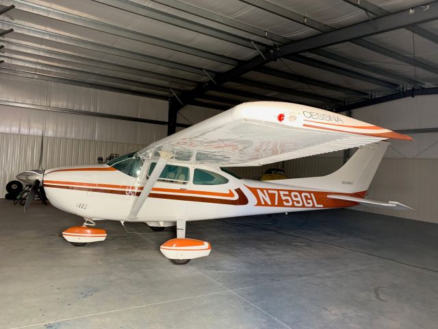 Cessna Skylane (N759GL)