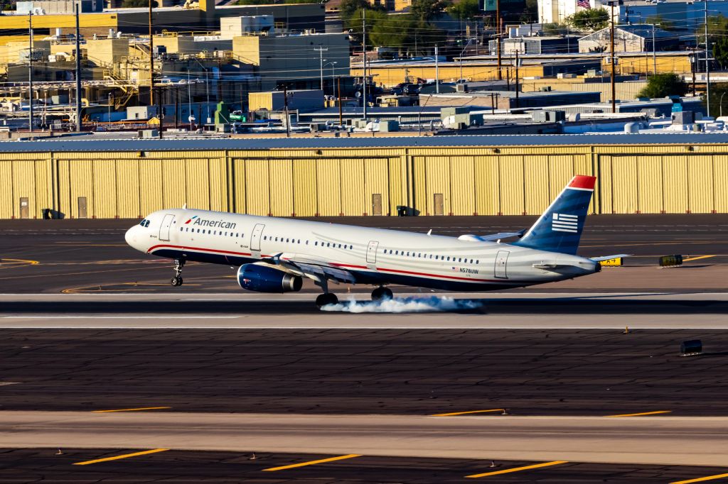 Airbus A321 (N578UW) - American Airlines A321 in US Airways retro livery landing at PHX on 10/29/22. Taken with a Canon 850D and Tamron 70-200 G2 lens.