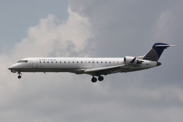 Canadair Regional Jet CRJ-700 (N510MJ) - United Flight 3799 operated by Mesa (N510 MJ) arrives at Sarasota-Bradenton International Airport following a flight from Chicago-OHare International Airport