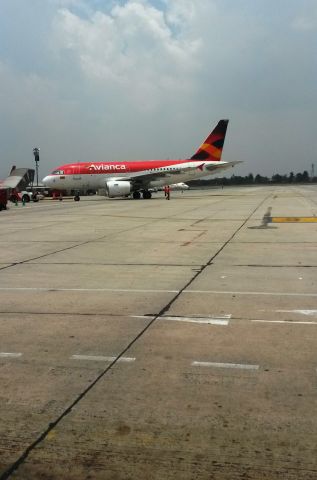 Airbus A318 (N594EL)